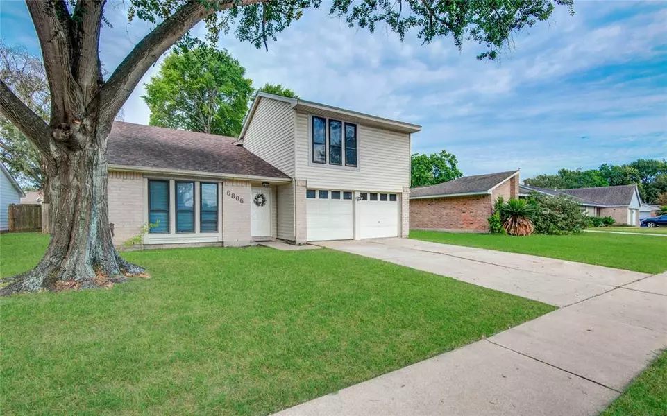 6806 Los Tios DR, Houston, TX 77083