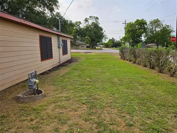 Van Vleck, TX 77482,402 Avenue G E