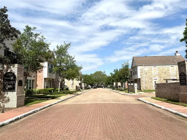 2810 Grants Lake BLVD #1305, Sugar Land, TX 77479