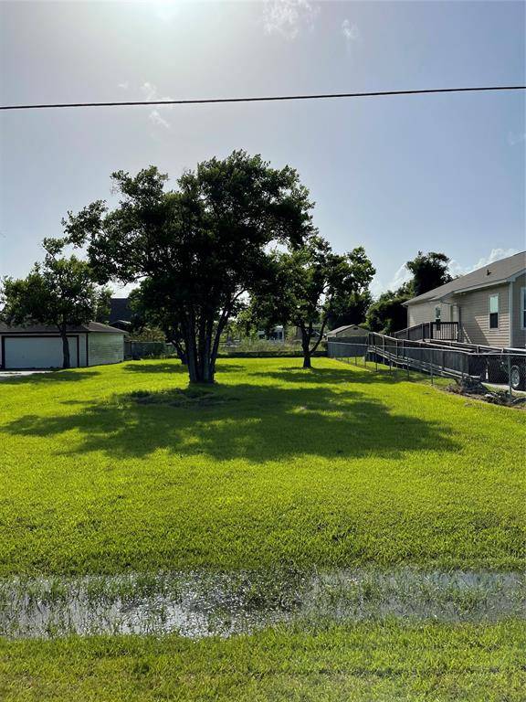 638 6th ST, San Leon, TX 77539