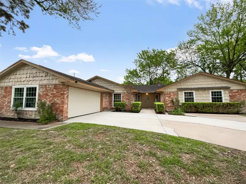 2903 Cypress Point DR, Missouri City, TX 77459