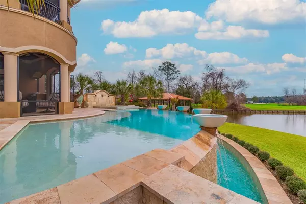 146 La Vie DR, Montgomery, TX 77316