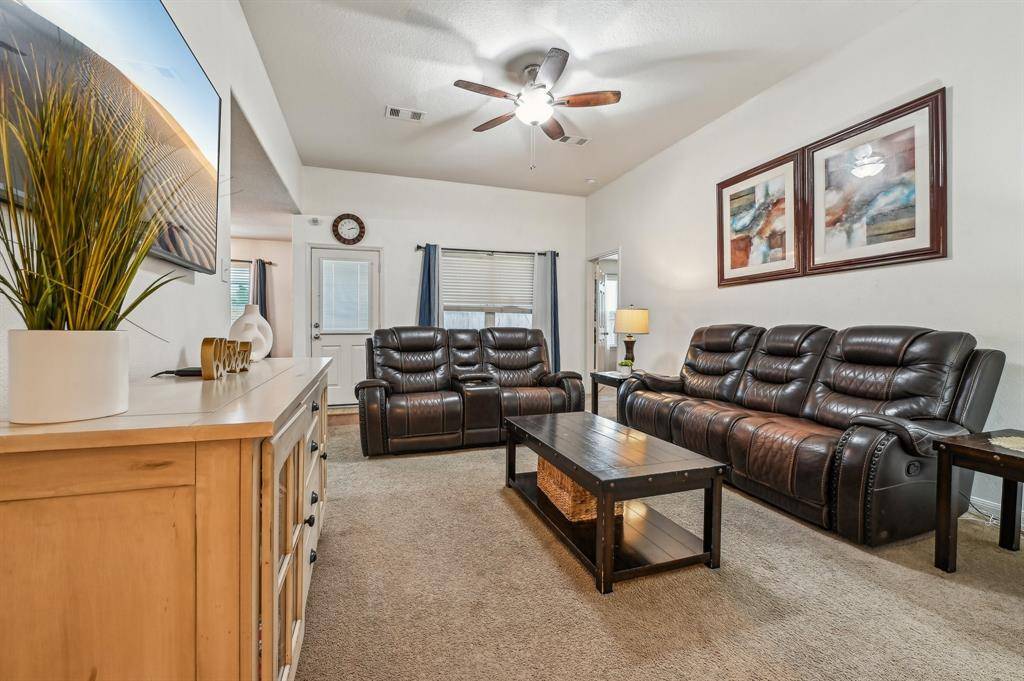 La Marque, TX 77568,850 Driftwood LN