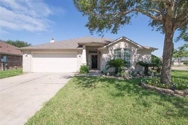 2002 Sandy Bank LN, Pearland, TX 77581