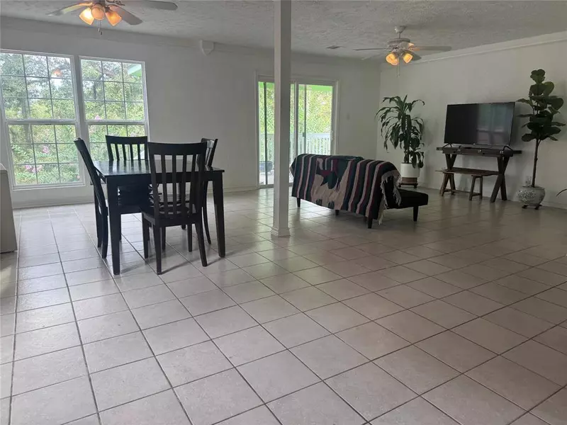 230 Tiki TRL, Livingston, TX 77351