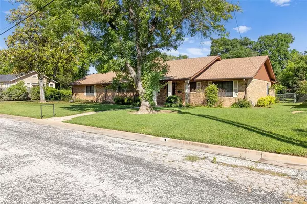 La Grange, TX 78945,234 W Pecan ST