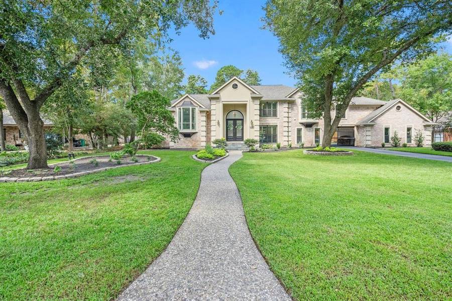 35 Fernglen DR, The Woodlands, TX 77380