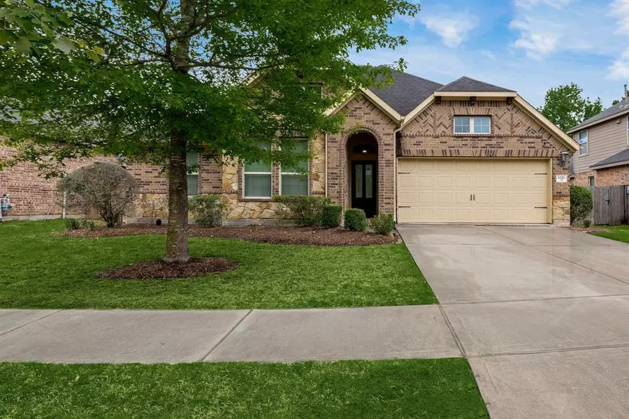 8210 Peppervine CT, Conroe, TX 77385