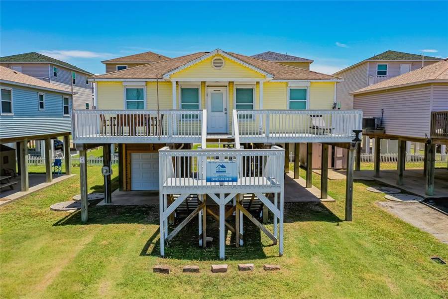 81 Santar Loop, Surfside Beach, TX 77541