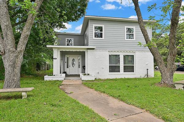 1209 N Park ST, Brenham, TX 77833