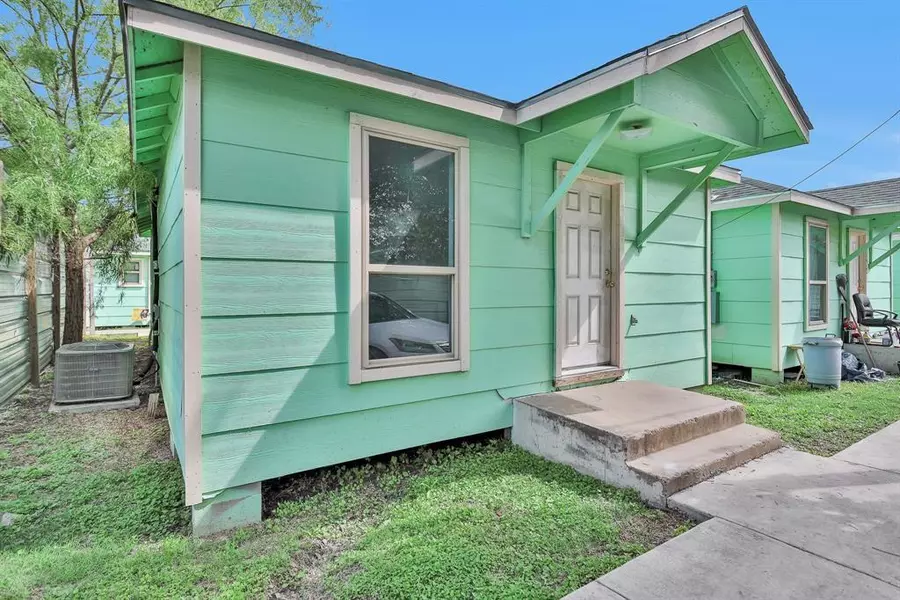 1210 Bayou ST, Houston, TX 77020