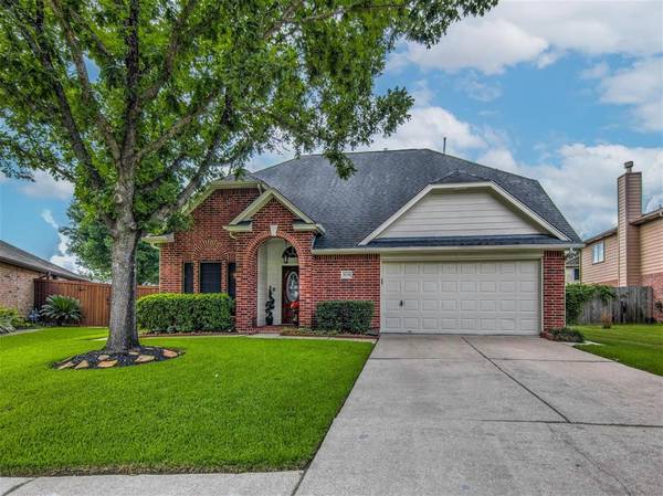 9206 Caddo CT, La Porte, TX 77571