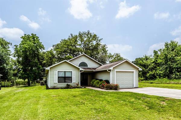 198 Cherry CIR E, New Waverly, TX 77358