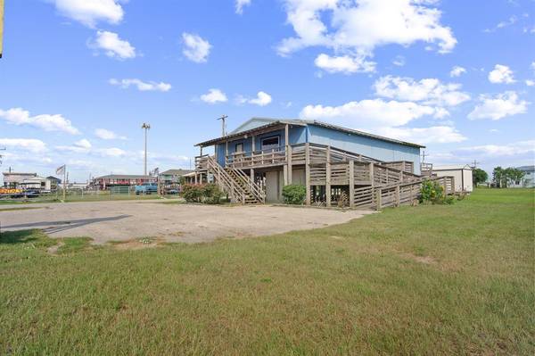 Crystal Beach, TX 77650,990 S Alma RD