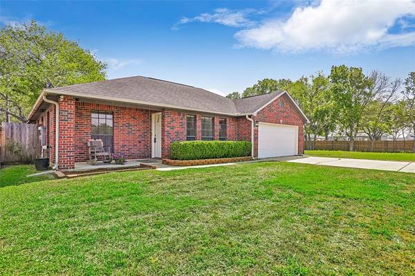 1016 County Road 855a, Alvin, TX 77511