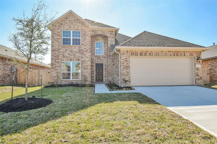 9922 Pine Forest CT, Baytown, TX 77521