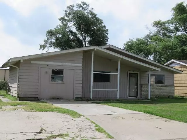 601 Greenbriar ST, Orange, TX 77630