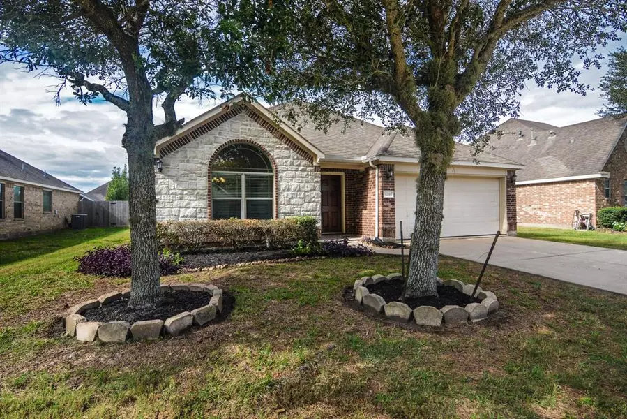 3706 Gazelle LN, Pearland, TX 77584