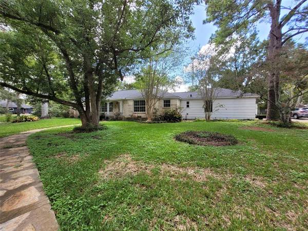 2212 3rd ST, Bay City, TX 77414