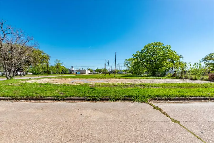 505 2nd AVE N, Texas City, TX 77590