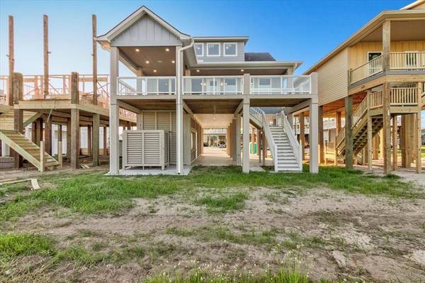 1990 Royalville CT, Crystal Beach, TX 77650