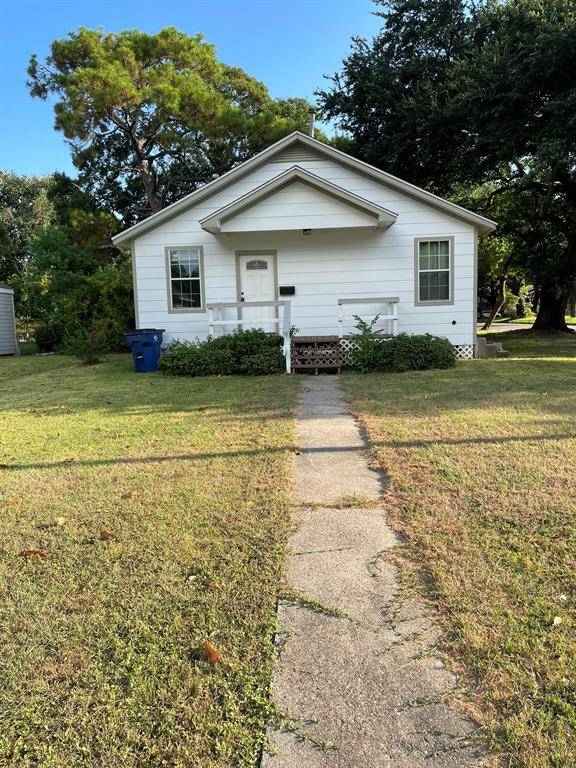 302 10th AVE N, Texas City, TX 77590