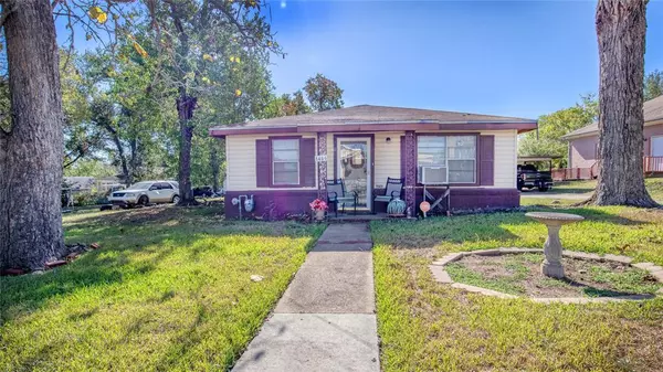 1406 Simon AVE, Brenham, TX 77833