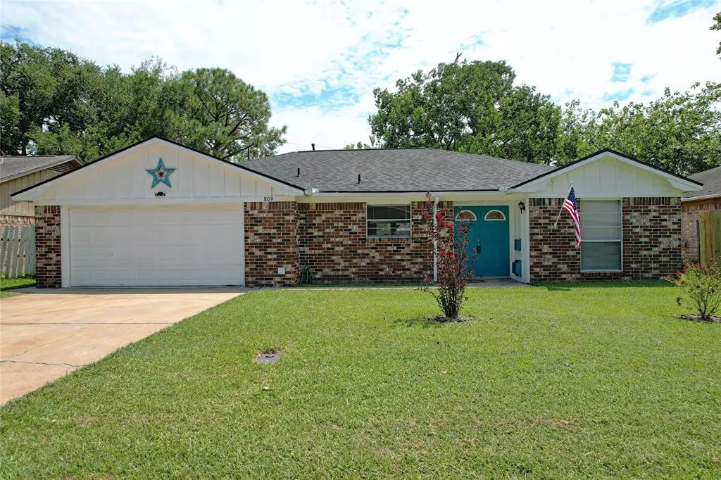 La Marque, TX 77568,809 Lilac Street