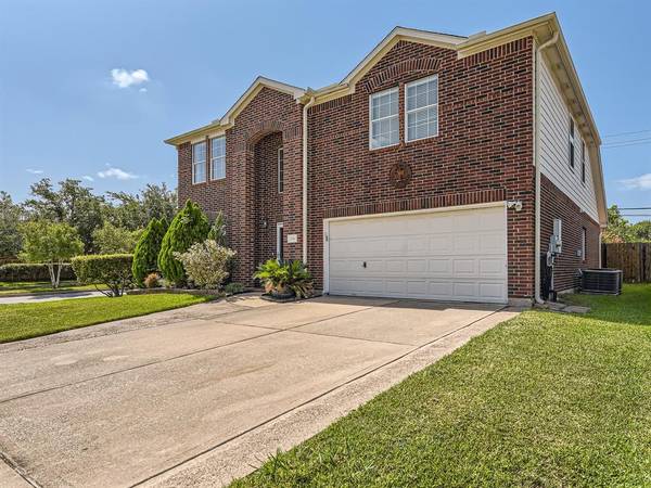 2142 Stoney Brook DR, Deer Park, TX 77536