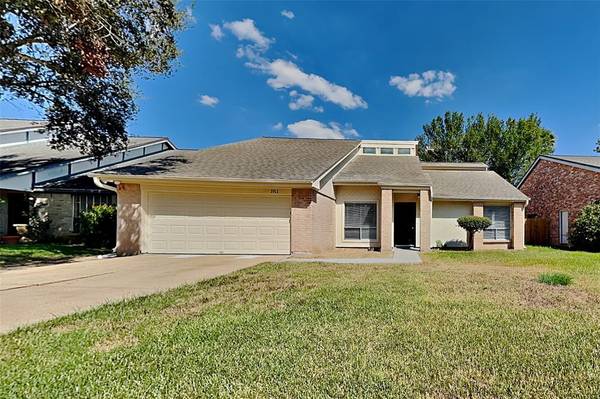 1911 Campwood DR, Sugar Land, TX 77478