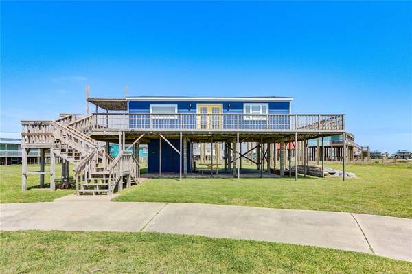 504 Texas ST, Surfside Beach, TX 77541