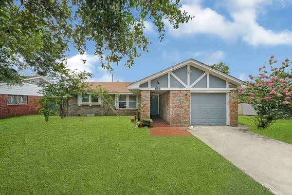 815 Overbluff ST, Channelview, TX 77530