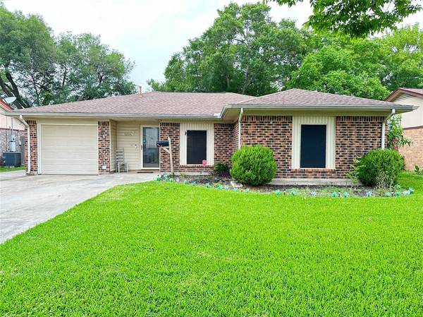 10115 Carlow LN, La Porte, TX 77571