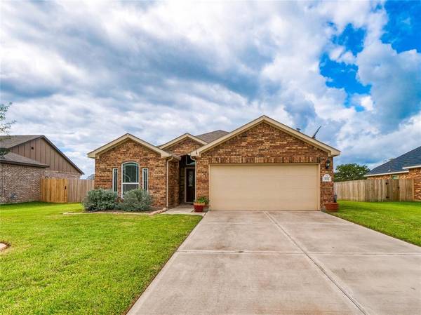 532 Wellshire DR, West Columbia, TX 77486