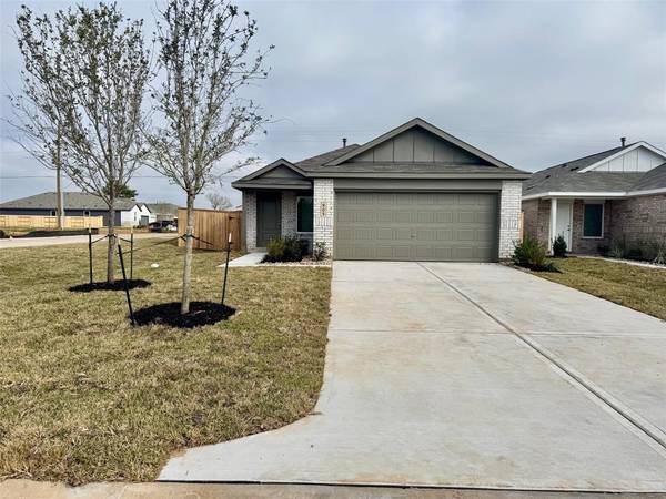 805 Village Brook DR, Willis, TX 77378