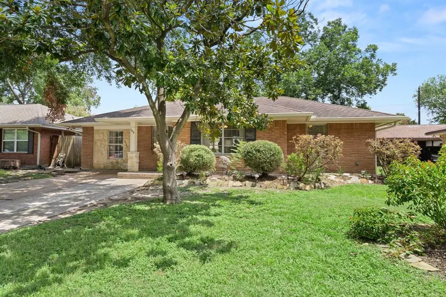 5414 Libbey LN, Houston, TX 77092