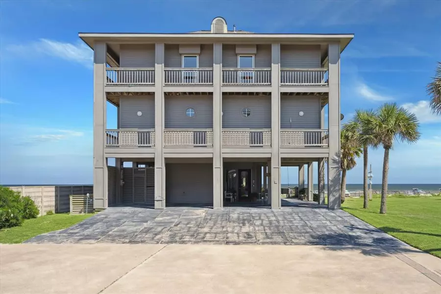 1 Blue Heron Cir DR, Jamaica Beach, TX 77554