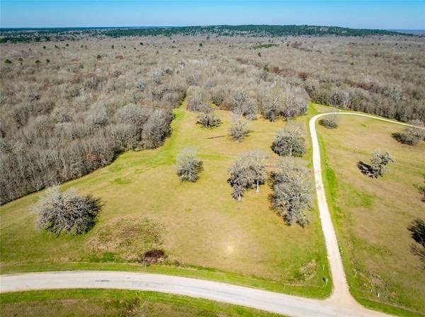 2 Cypress Lakes CIR, Cleveland, TX 77327