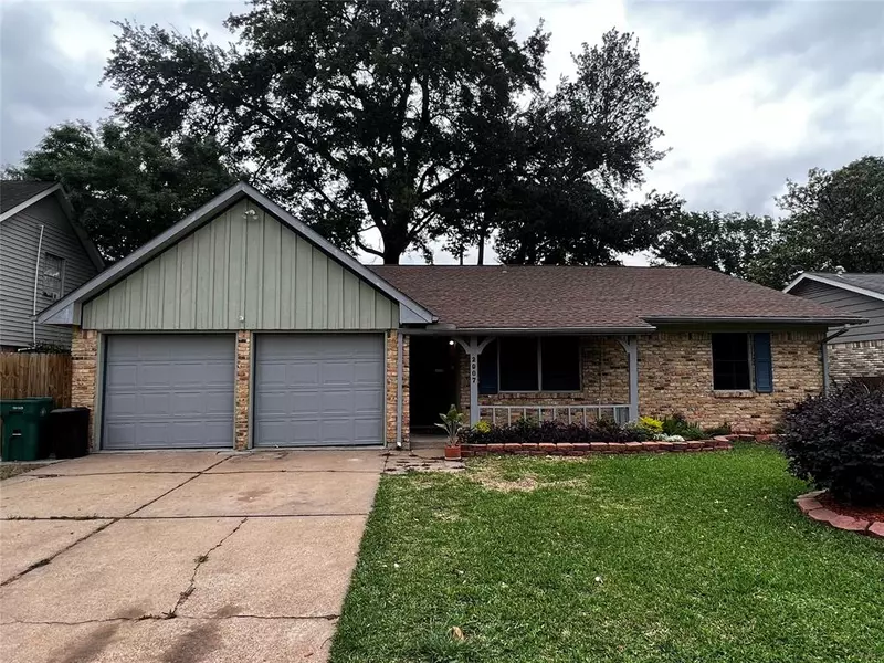 2907 Peach LN, Pasadena, TX 77502