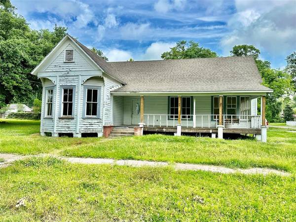 502 W Lavielle ST, Kirbyville, TX 75956