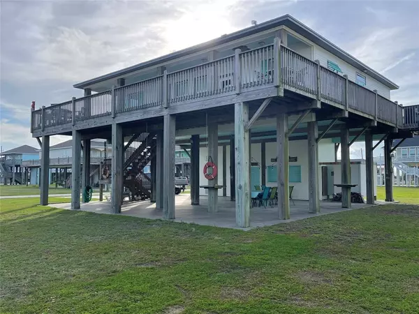 Crystal Beach, TX 77650,960 Albatross LN