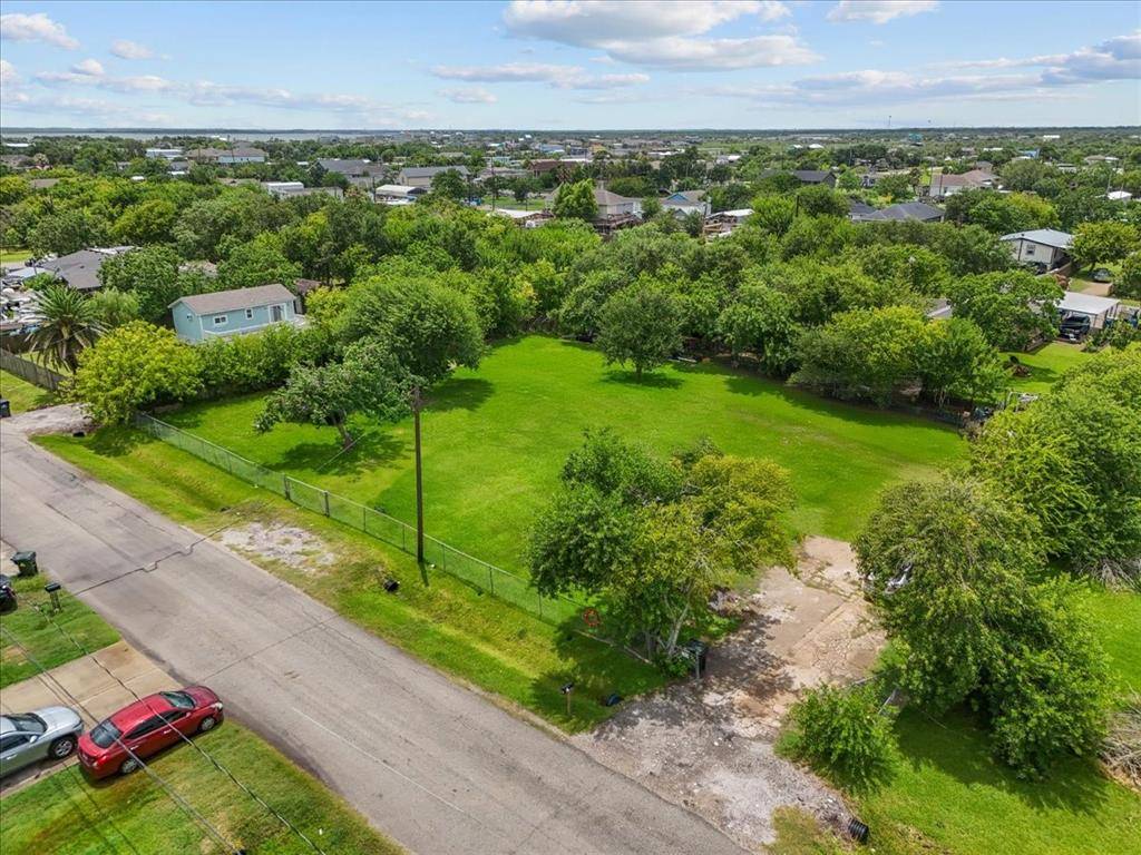 San Leon, TX 77539,524 12th ST