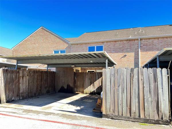 76 W Park West DR,  Houston,  TX 77072