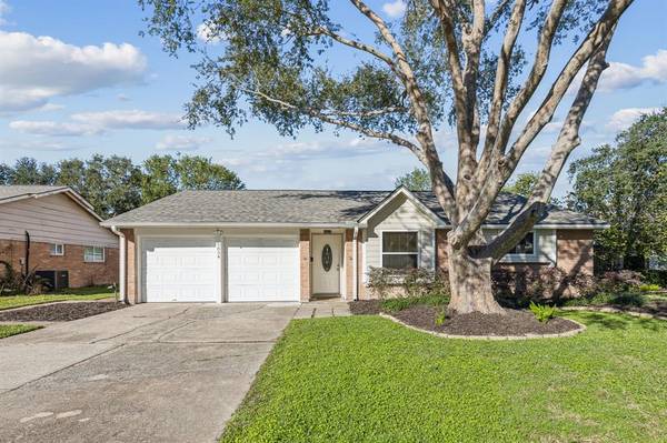 5834 Duxbury ST, Houston, TX 77035