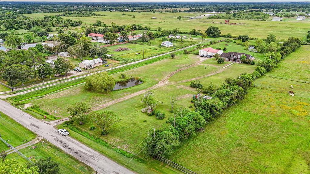 5189 Wickwillow LN, Alvin, TX 77511