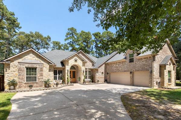 2 Stony Creek DR, Conroe, TX 77384