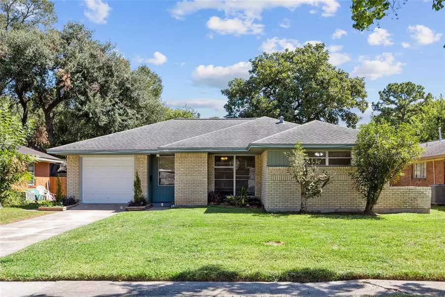 329 Robin ST, Deer Park, TX 77536