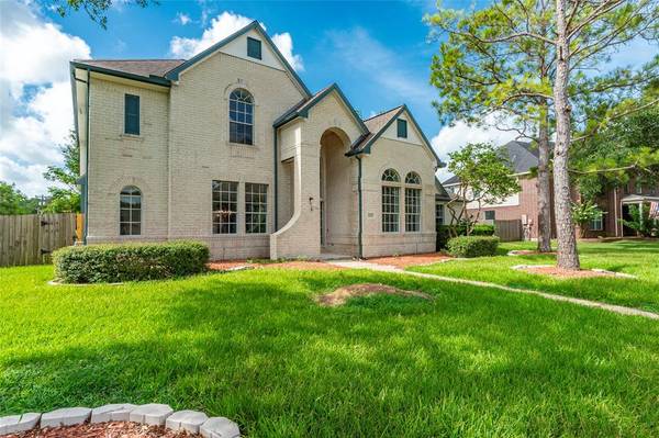 2855 Everett DR, Friendswood, TX 77546