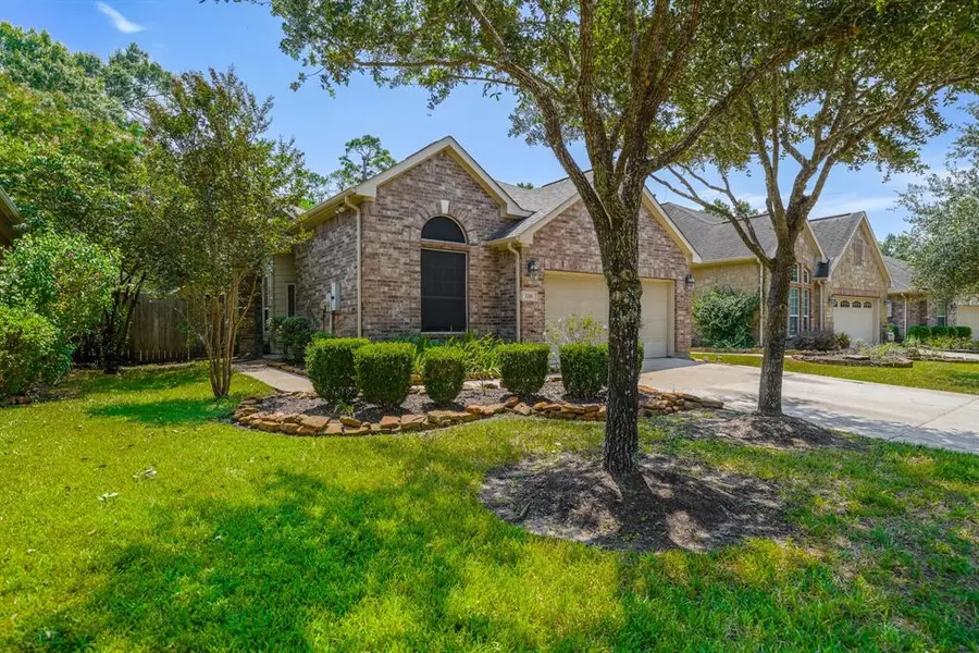 1216 N Riviera CIR, Pearland, TX 77581