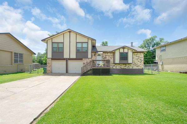 219 Briarcreek ST, Richwood, TX 77531